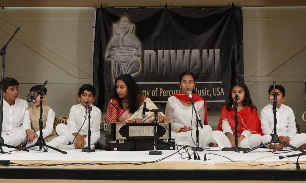 Dayita Dutta with students of Shruti Music Academy