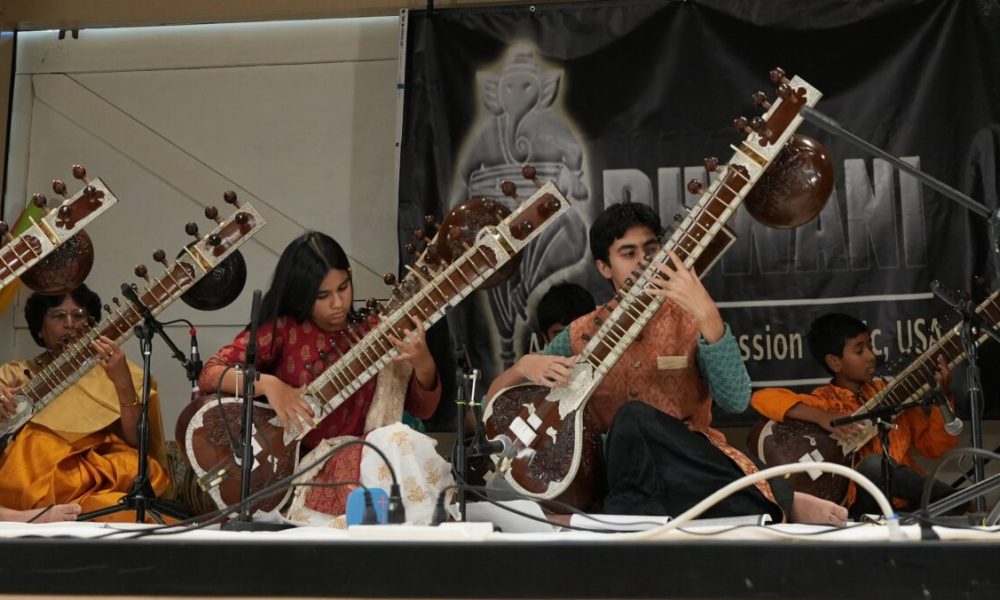 Indrajit Roy Choudhury with students of Kolkata Sitar School